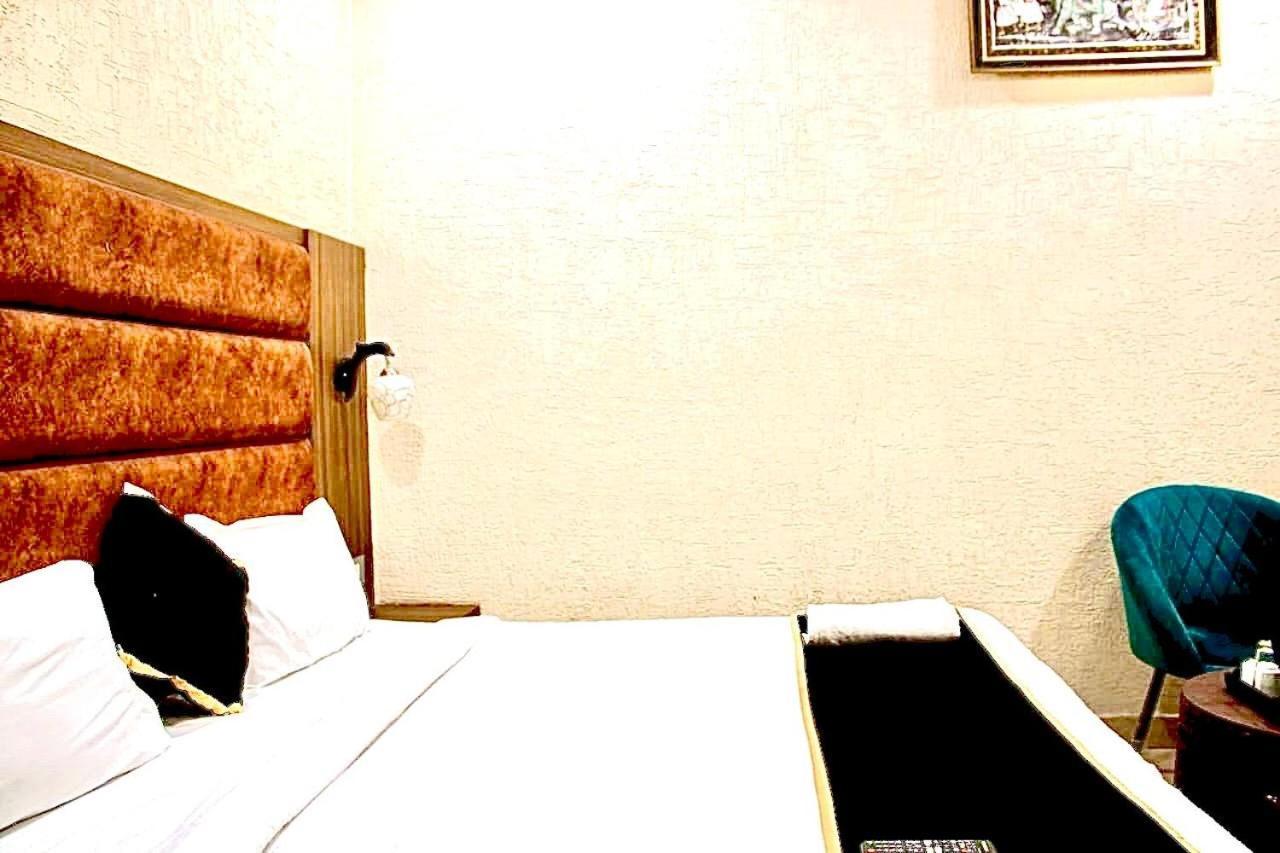 Blackwood Near Golden Temple -140 Mtrs Amritsar Exterior foto